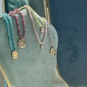 10,000 kinds of matching stacking artifacts, European and American crystal gemstones, gold coins, 14k gold bags, color-preserving washable necklaces.