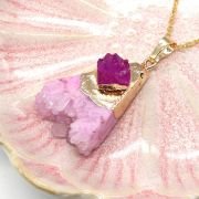 Natural stone crystal tooth triangular pendant necklace. Fashionable crystal inlaid agate pendant necklace jewelry gift.