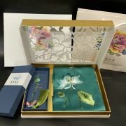 Suzhou embroidery silk scarf Suzhou embroidery mulberry silk silk scarf embroidery brass bookmark creative gift box gift set
