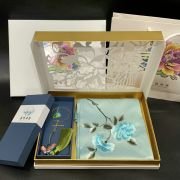Suzhou embroidery silk scarf Suzhou embroidery mulberry silk silk scarf embroidery brass bookmark creative gift box gift set